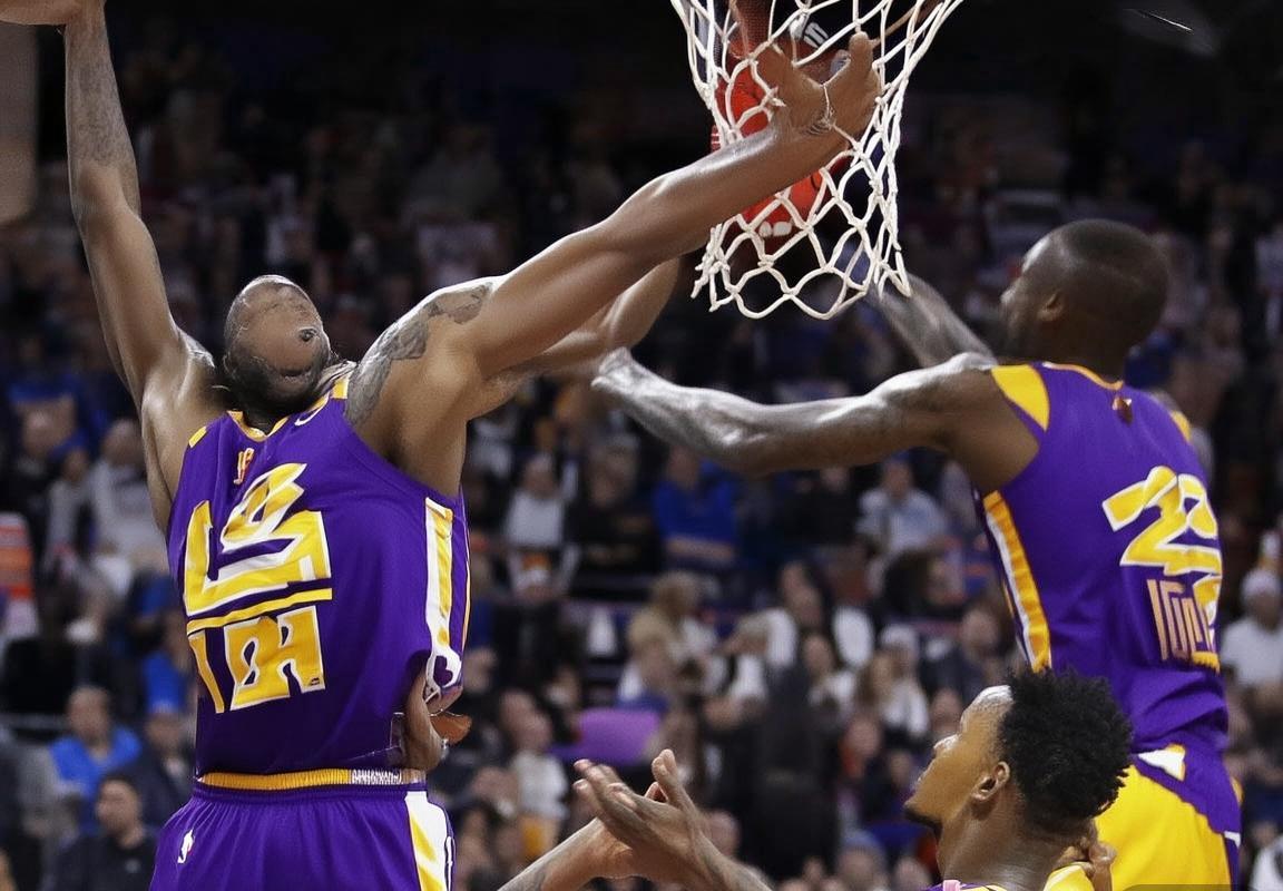 鲁迪·戈贝尔篮板总数破万，跻身现役球员万分篮板俱乐部，彰显传统内线价值